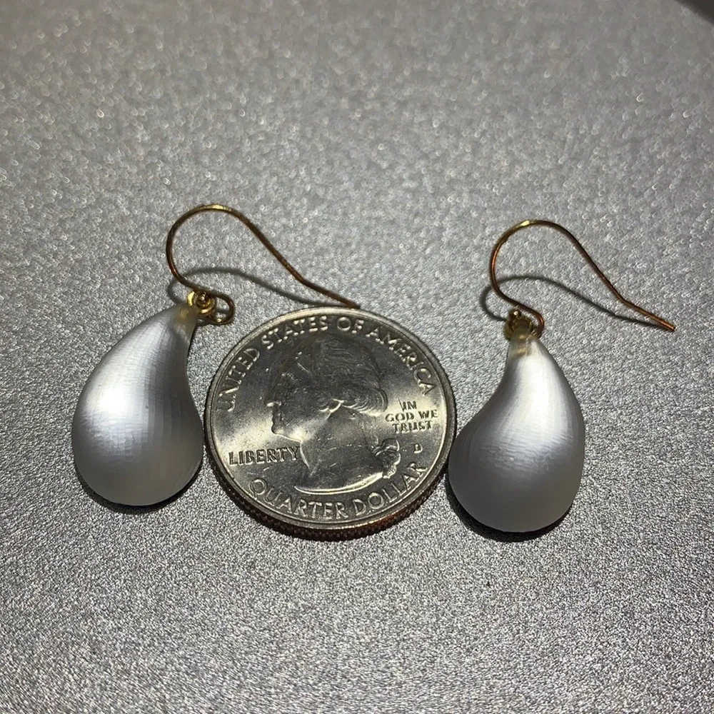 SAMUEL B. Silver Abalone 💧 Shaped Dangle Earrings